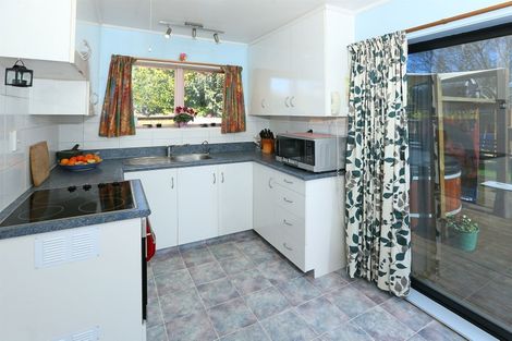 Photo of property in 2/3 Papatahi Place, Henderson, Auckland, 0610