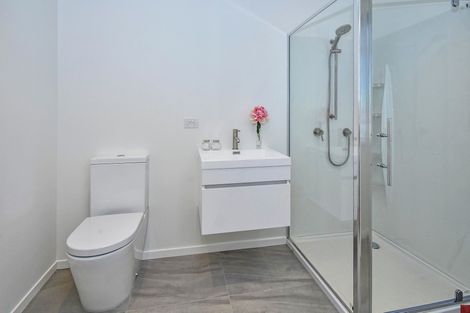 Photo of property in 22 Tapuwae Way, Mangere Bridge, Auckland, 2022