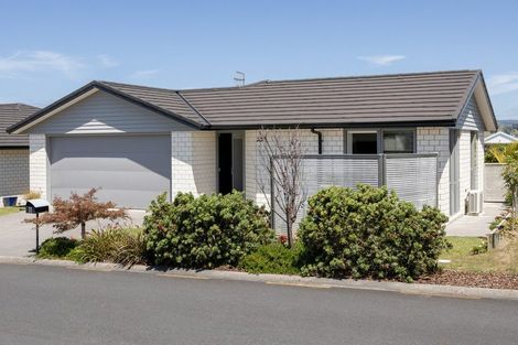 Photo of property in Waterview Estate, 11/4 Greystone Place, Omokoroa, 3114