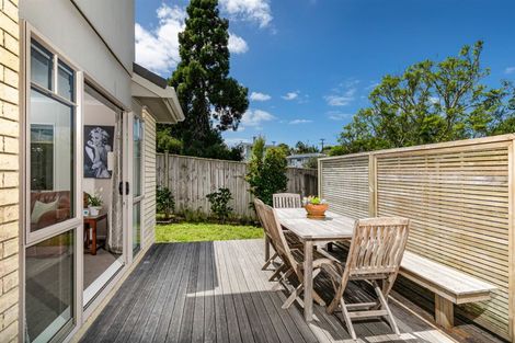 Photo of property in 27a Alamein Avenue, Belmont, Auckland, 0622