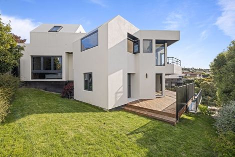 Photo of property in 9 Luxton Place, Mount Pleasant, Christchurch, 8081