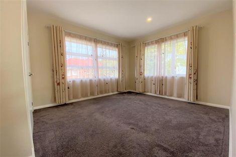 Photo of property in 11a Bank Street, Hillcrest, Auckland, 0627