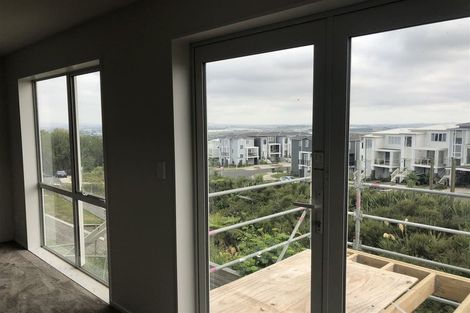 Photo of property in 8 Puhakehake Place, Flat Bush, Auckland, 2019