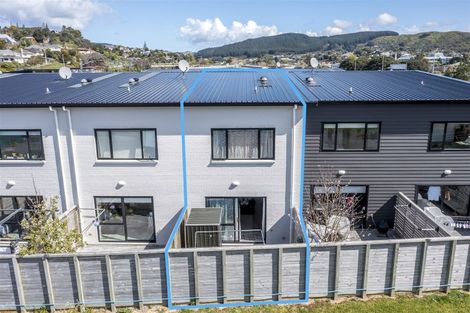 Photo of property in 19/9 Surrey Street, Tawa, Wellington, 5028
