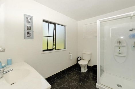 Photo of property in 2 Cyclarama Crescent, Massey, Auckland, 0614