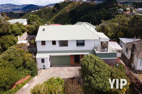 Photo of property in 20 Lyndfield Lane, Newlands, Wellington, 6037
