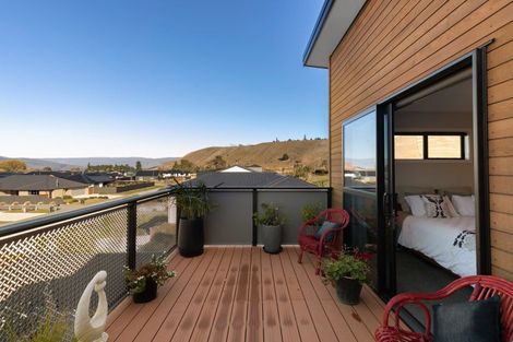 Photo of property in 45 Stratford Drive, Mount Pisa, Cromwell, 9383