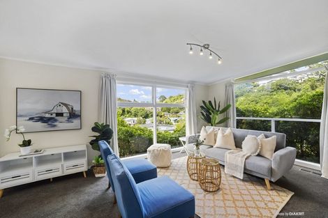 Photo of property in 9 Silverbirch Grove, Churton Park, Wellington, 6037