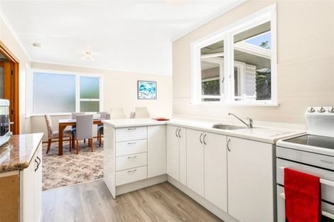 Photo of property in 14 Takapu Street, Henderson, Auckland, 0612