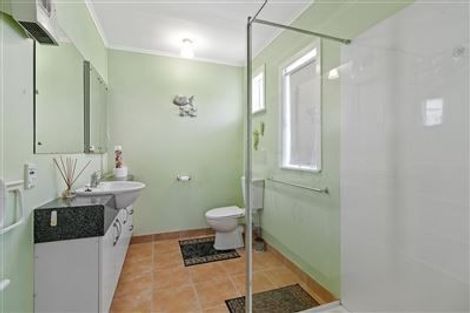 Photo of property in 11 Sarona Avenue, Glen Eden, Auckland, 0602