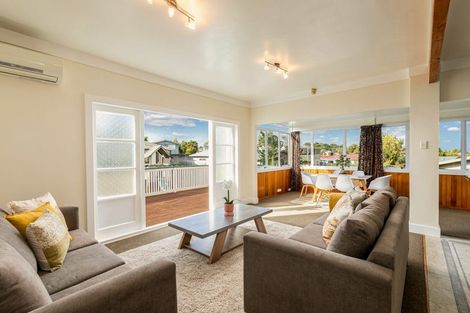 Photo of property in 294 Great North Road, Henderson, Auckland, 0612