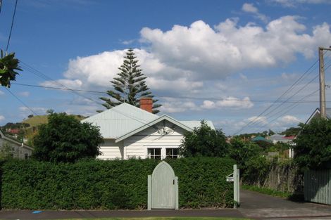 Photo of property in 38 William Bond Street, Stanley Point, Auckland, 0624