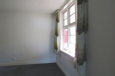 Photo of property in 2 Hawkhurst Road, Lyttelton, 8082