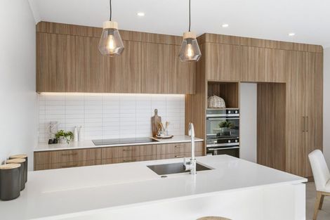 Photo of property in 16 Rauawa Lane, Hobsonville, 0616