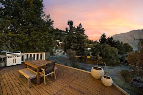 Photo of property in 1 Arawata Terrace, Fernhill, Queenstown, 9300