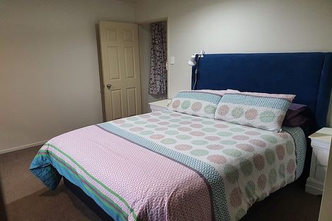 Photo of property in 11 Thomas Hamer Place, Greenhithe, Auckland, 0632