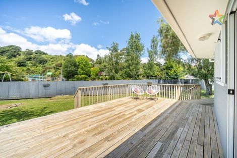 Photo of property in 2 Molloys Road, Te Marua, Upper Hutt, 5018