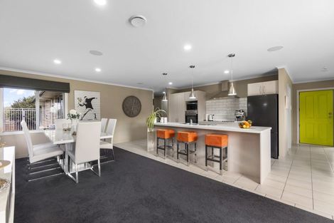 Photo of property in 17 Farleigh Close, Huntington, Hamilton, 3210