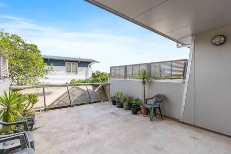 Photo of property in 2a/20 Ian Marwick Place, Birkenhead, Auckland, 0626