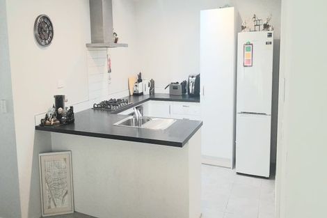 Photo of property in 41 Regiment Road, Papakura, 2110