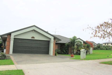 Photo of property in 1 Monkton Close, Greenhithe, Auckland, 0632
