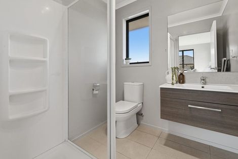 Photo of property in 8 Vantage Place, Omokoroa, 3114
