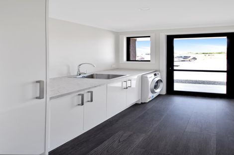 Photo of property in 6 Avlis Place, Twizel, 7901