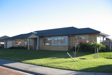 Photo of property in 1 Kimptonfields Court, Wattle Downs, Auckland, 2103