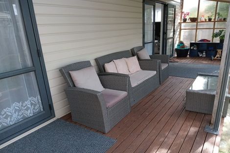 Photo of property in 2 Preston Avenue, Henderson, Auckland, 0610