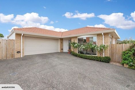 Photo of property in 2/3 Caldbeck Rise, Northpark, Auckland, 2013