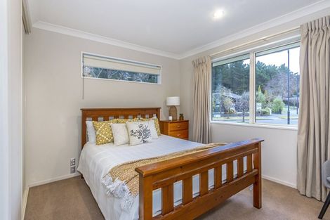 Photo of property in 1 Whio Close, Parklands, Christchurch, 8083