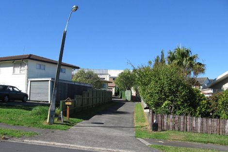 Photo of property in 5 Edgware Road, West Harbour, Auckland, 0618