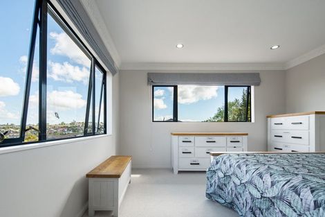 Photo of property in 1 Mana Lane, Pinehill, Auckland, 0632