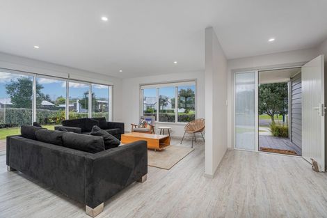 Photo of property in 37 Longreach Drive, Cooks Beach, Whitianga, 3591