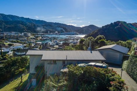 Photo of property in 18 Seaview Crescent, Picton, 7220