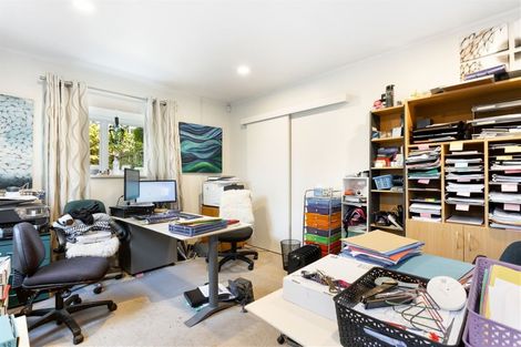 Photo of property in 3 Fernhaven Place, Massey, Auckland, 0614