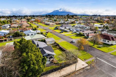 Photo of property in 15 Seyton Street, Stratford, 4332