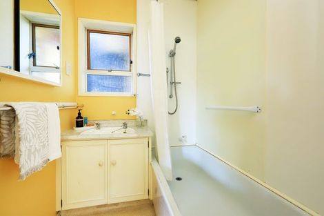 Photo of property in 2/6 Lindsay Street, Havelock North, 4130