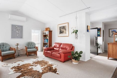 Photo of property in 2 Karanema Place, Coastlands, Whakatane, 3120