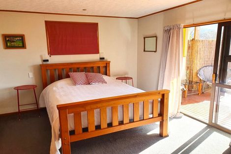 Photo of property in 73 Devon Street, Picton, 7220