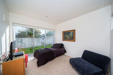 Photo of property in 16 Links Drive, Waiwhakaiho, New Plymouth, 4312