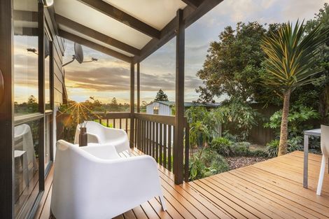 Photo of property in 2/66a Birkdale Road, Birkdale, Auckland, 0626