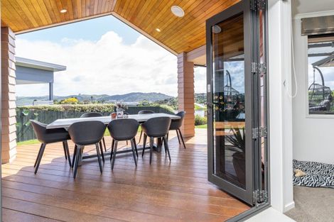 Photo of property in 10 Mahana Place, Raglan, 3225