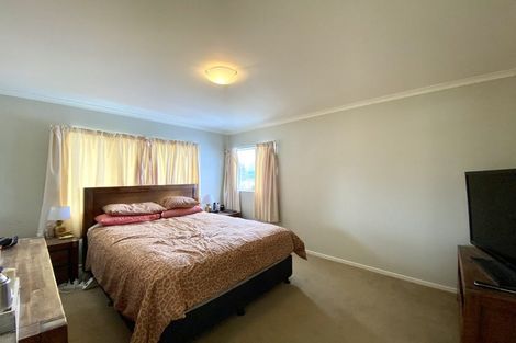 Photo of property in 5 Swain Grove, Riverstone Terraces, Upper Hutt, 5018