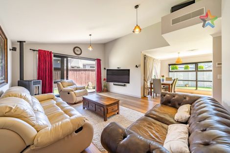 Photo of property in 8a Glen Iris Grove, Woburn, Lower Hutt, 5010