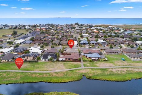 Photo of property in 18 Gibson Place, Papamoa Beach, Papamoa, 3118