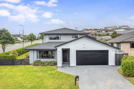 Photo of property in 12 Aotea Drive, Aotea, Porirua, 5024
