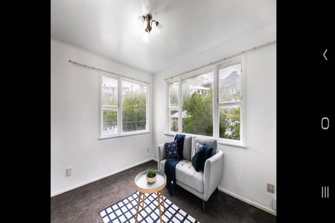 Photo of property in 1a Link Road, Newlands, Wellington, 6037