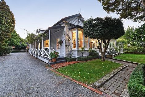 Photo of property in 2 Barton Road, Heretaunga, Upper Hutt, 5018