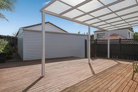 Photo of property in 6b Lisa Rise, Half Moon Bay, Auckland, 2012